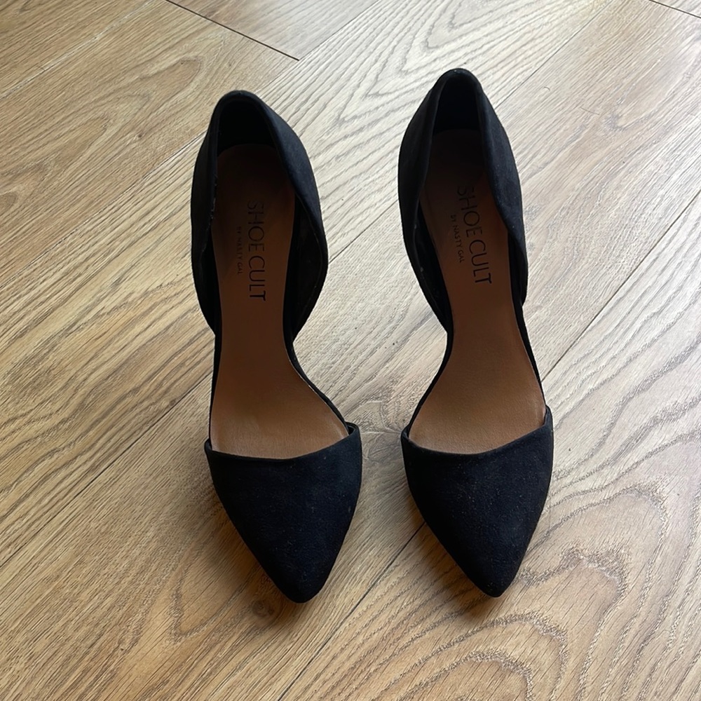 Nasty Gal Black Pointy Toe Heels - Picture 2 of 6